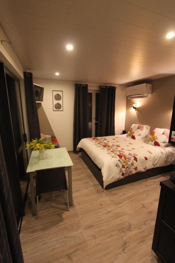 La Chambre Des Onglous Marseillan  Eksteriør billede