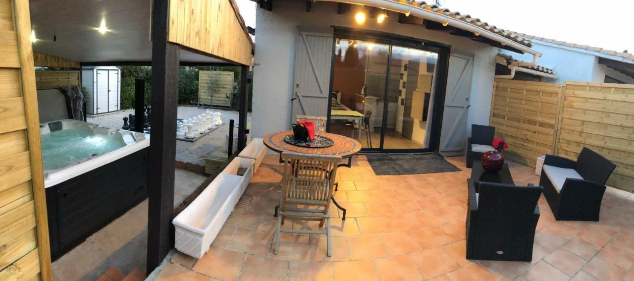La Chambre Des Onglous Marseillan  Eksteriør billede